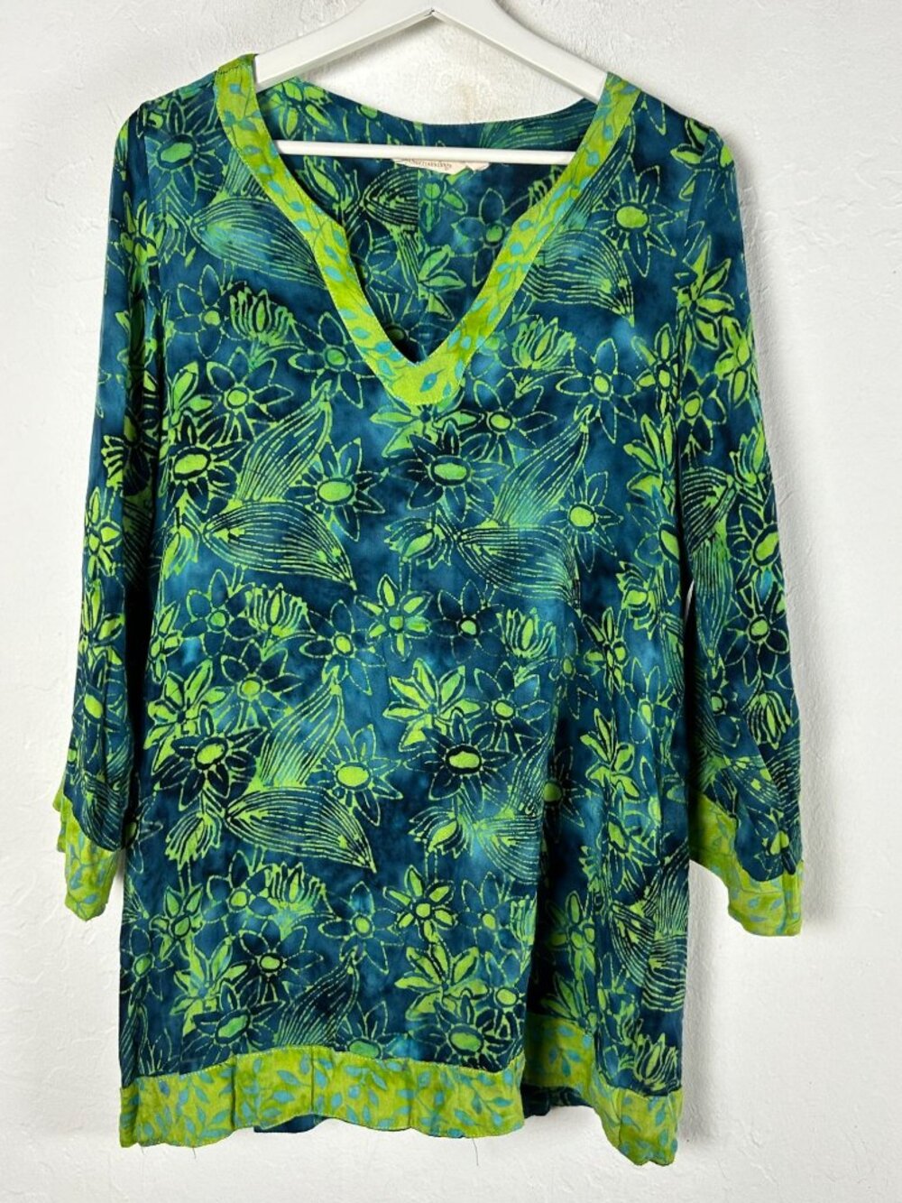 Soft Surroundings Womens Anaisha Tunic Blue Lime Green Floral Batik V-Neck Small